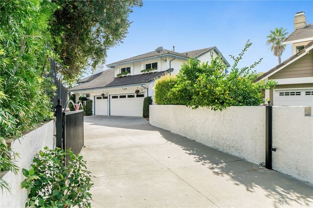 Property Photo:  22100 Dardenne Street  CA 91302 