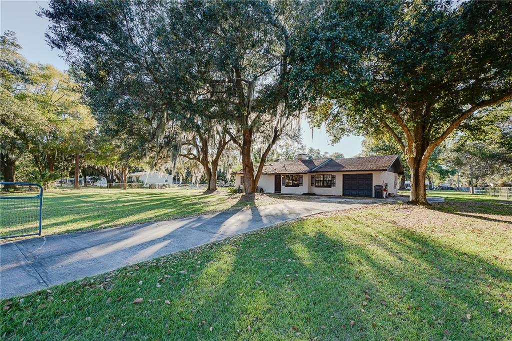 Property Photo:  6005 Woodale Drive  FL 33811 