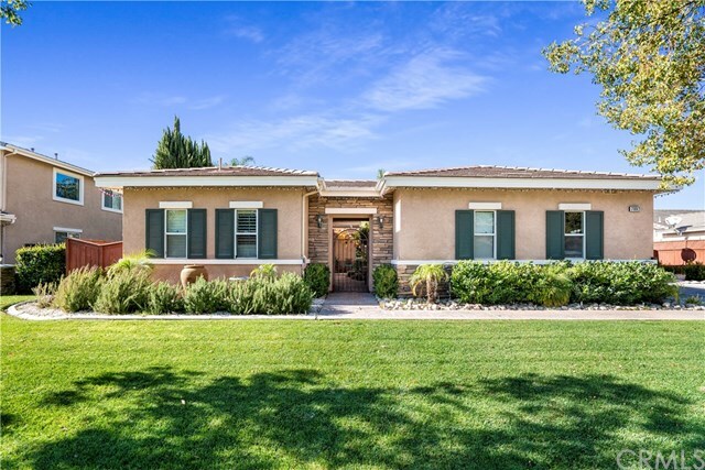 Property Photo: 7892 La Cresta Street CA 92346