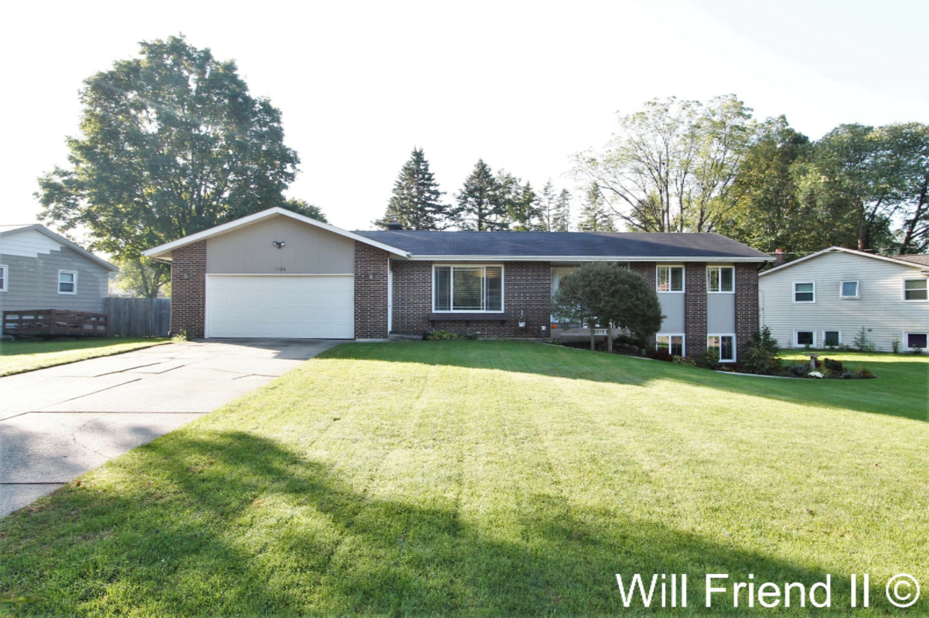 Property Photo: 1536 Ridgewood Drive MI 49428