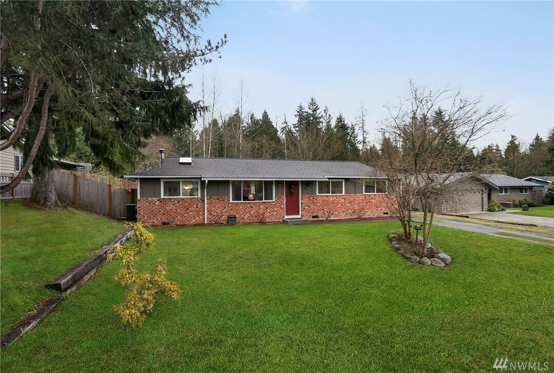 Property Photo:  2101 93rd Dr SE  WA 98258 