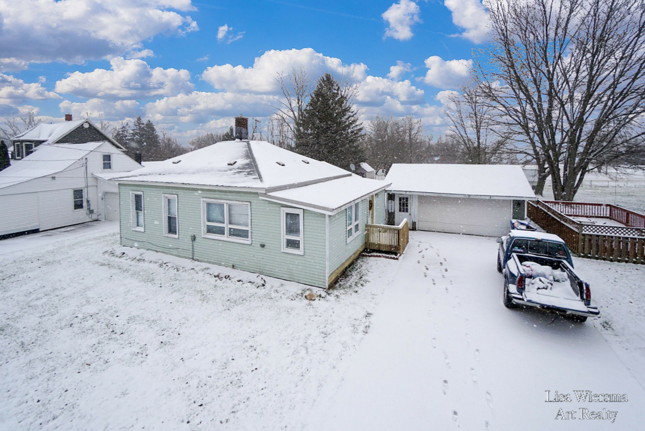 Property Photo:  452 East Street  MI 49404 