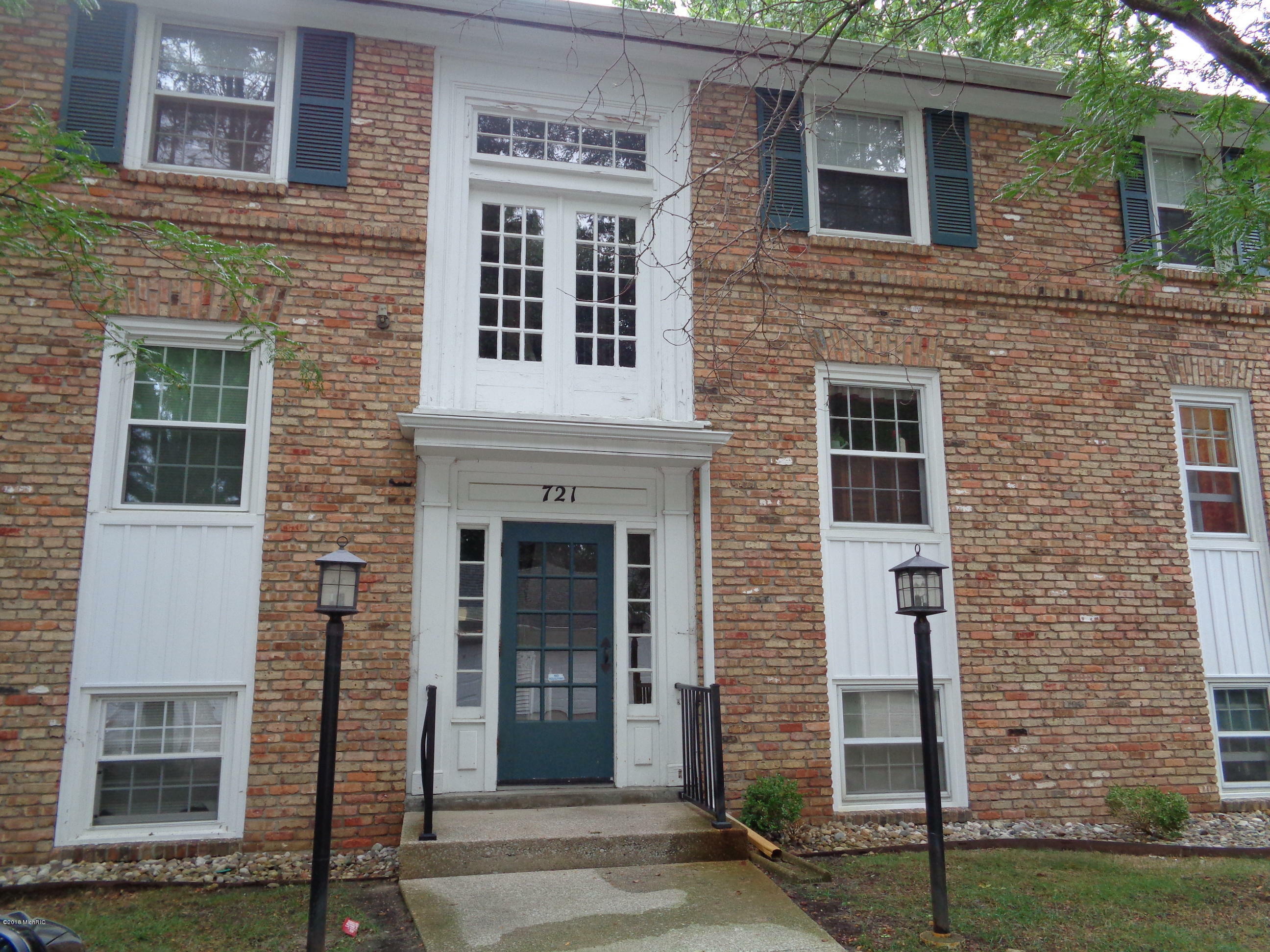 Property Photo:  721 Whitcomb Street  MI 49008 