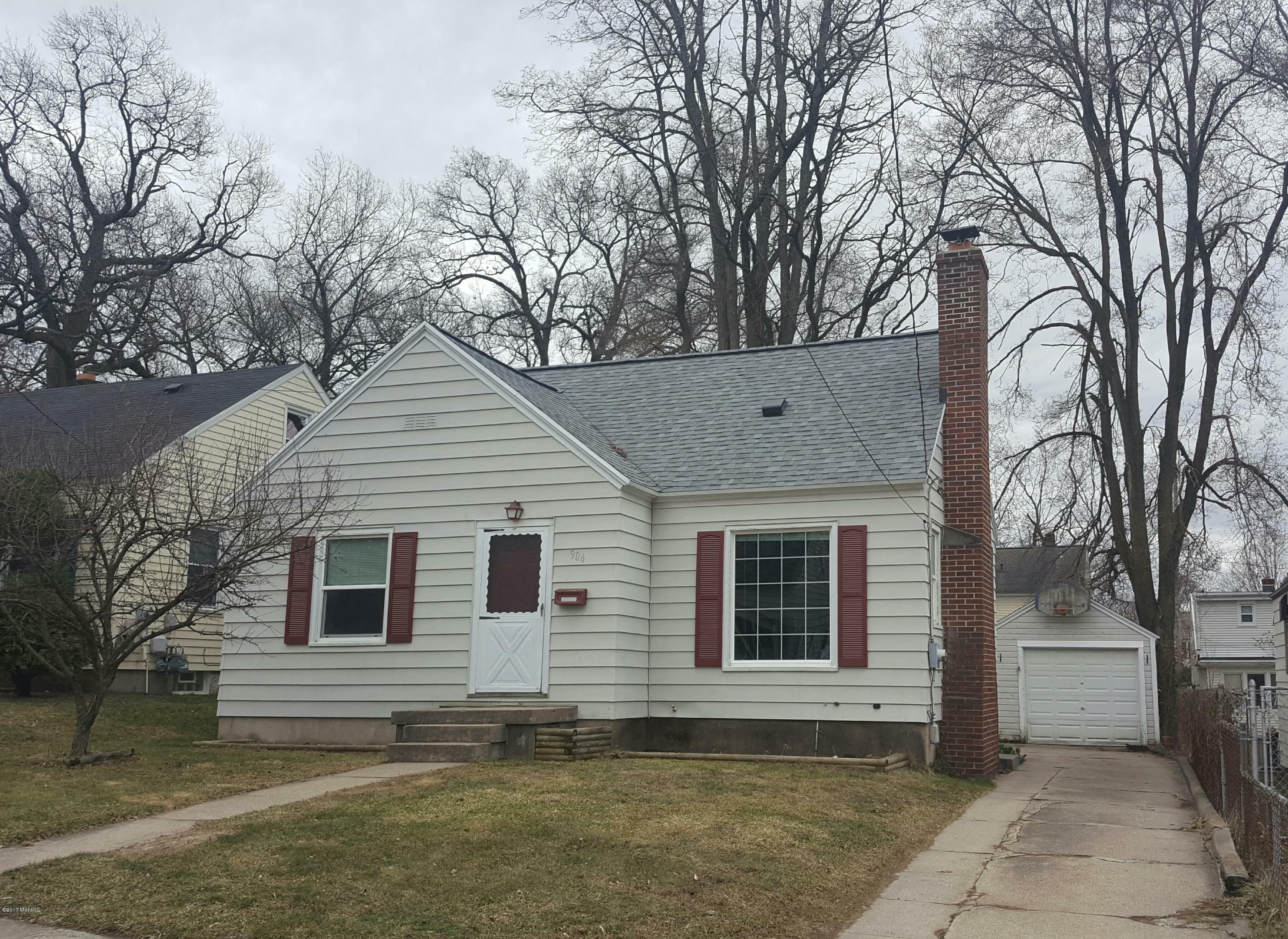 Property Photo:  904 Hazen Street SE  MI 49507 