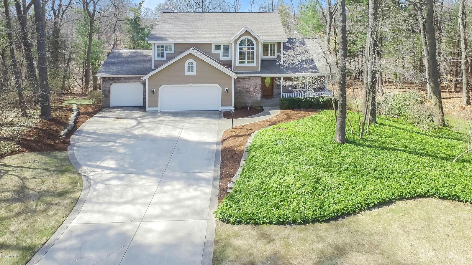 Property Photo: 15422 Oak Point Drive MI 49456