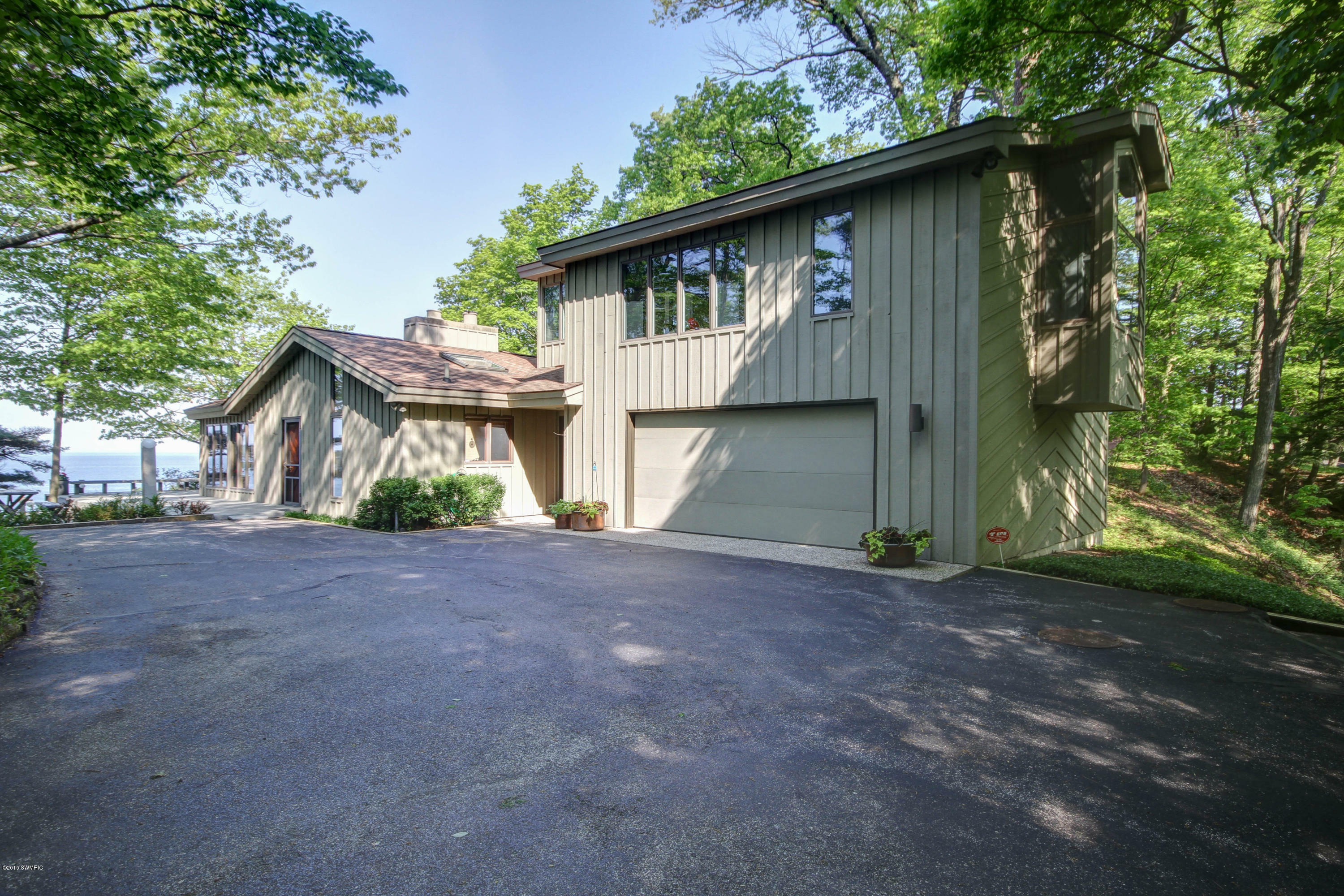 Property Photo:  17621 North Shore Estates Road  MI 49456 