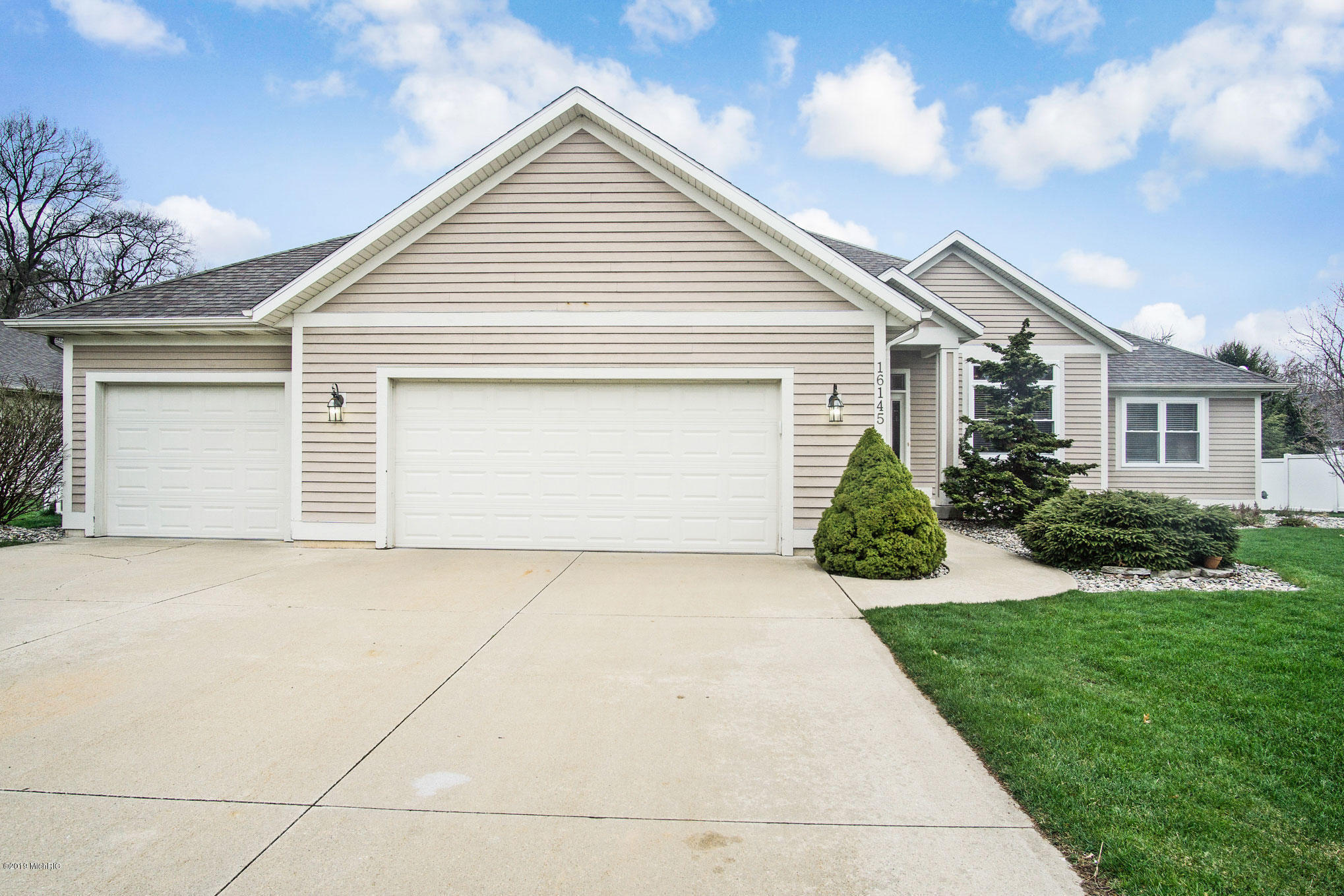 Property Photo: 16145 Scenic Trail MI 49456