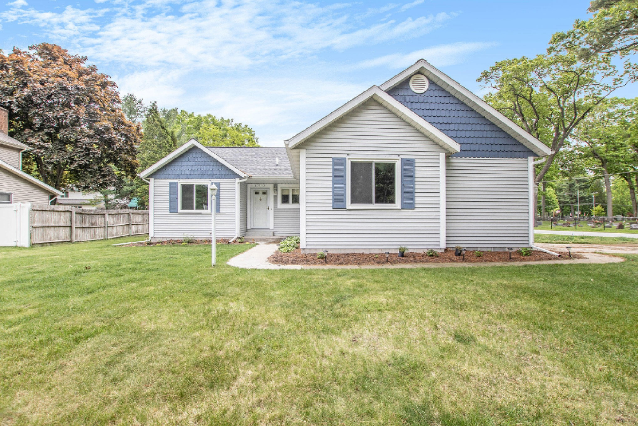 Property Photo: 17212 Benjamin Avenue MI 49456