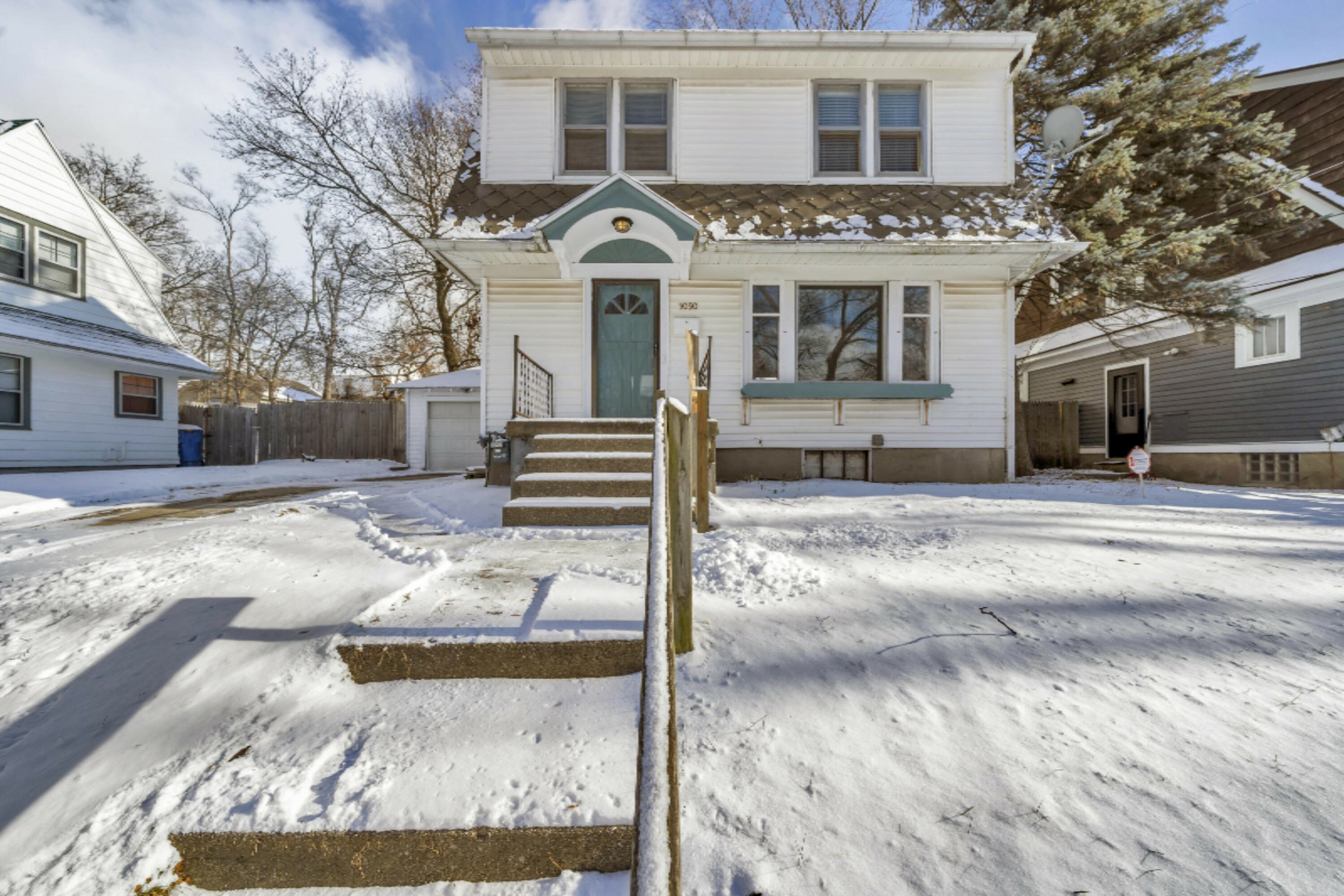 Property Photo:  1050 Cooper Avenue SE  MI 49507 