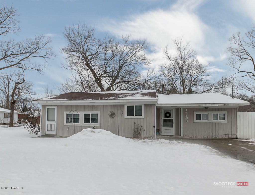 Property Photo:  15869 Railroad Avenue  MI 49456 