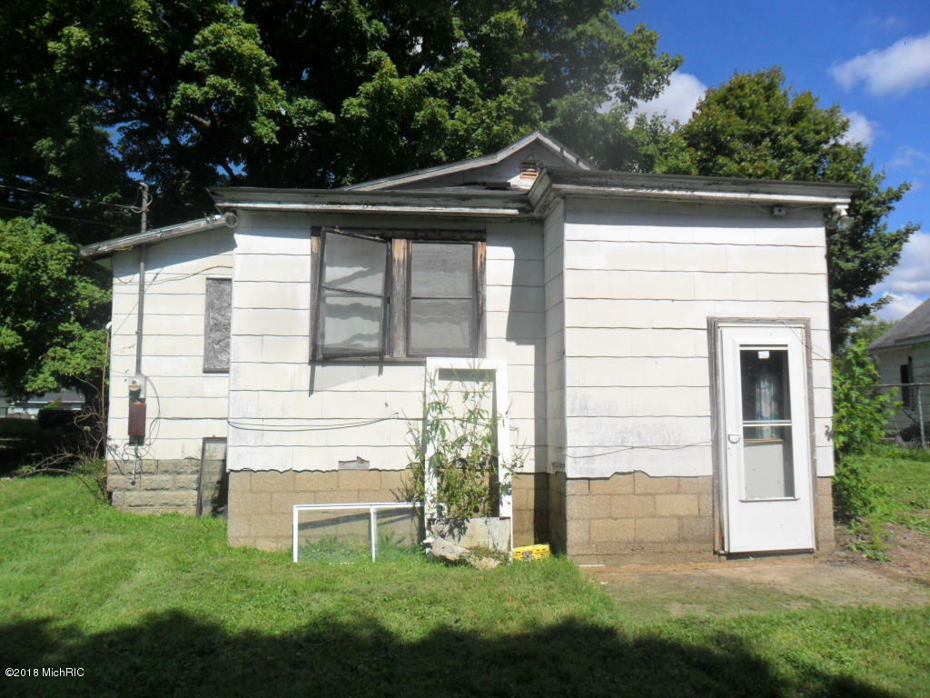 Property Photo:  316 Elizabeth Street  MI 49107 