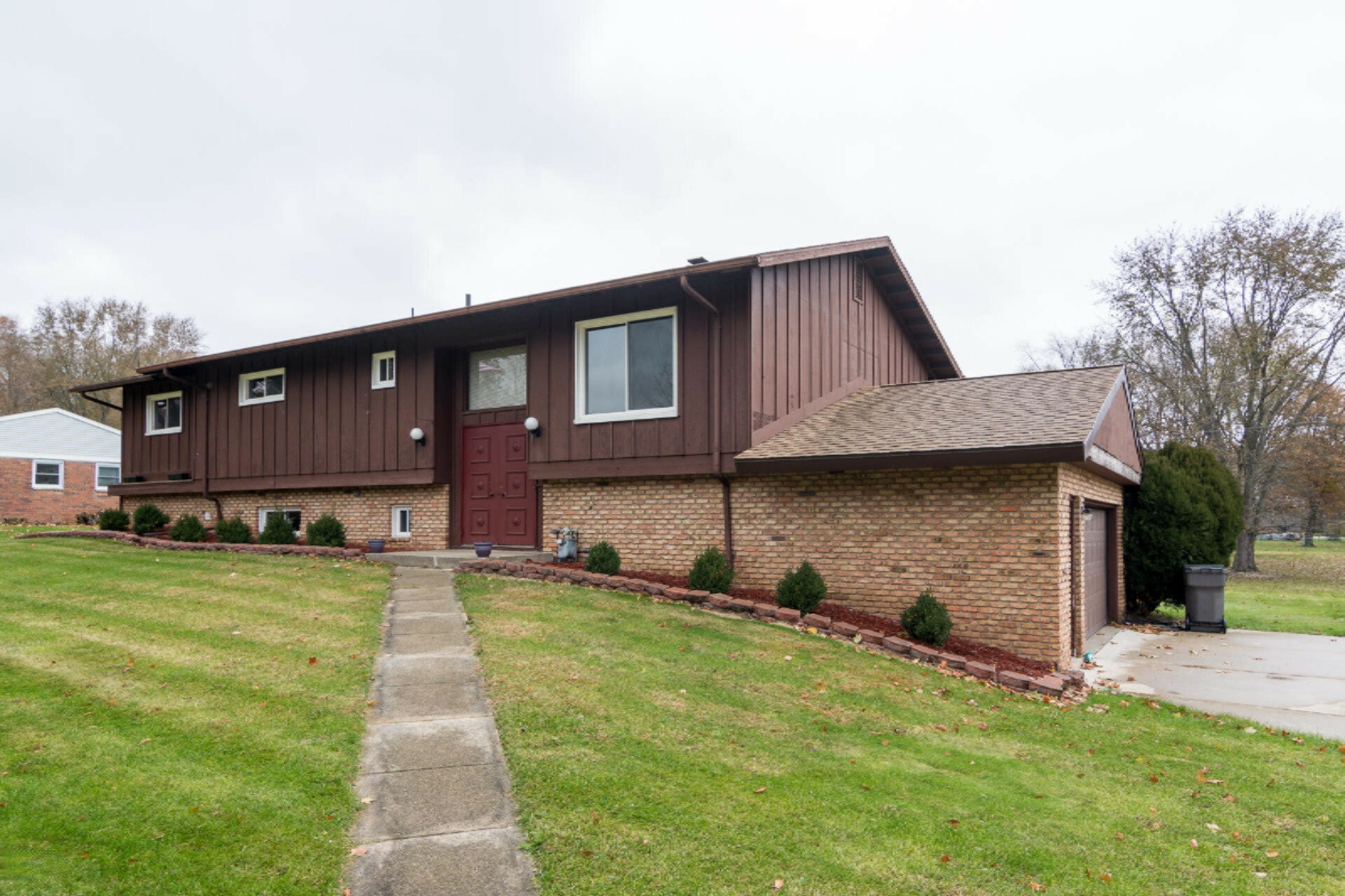 Property Photo:  1025 Marquette Drive  MI 49120 