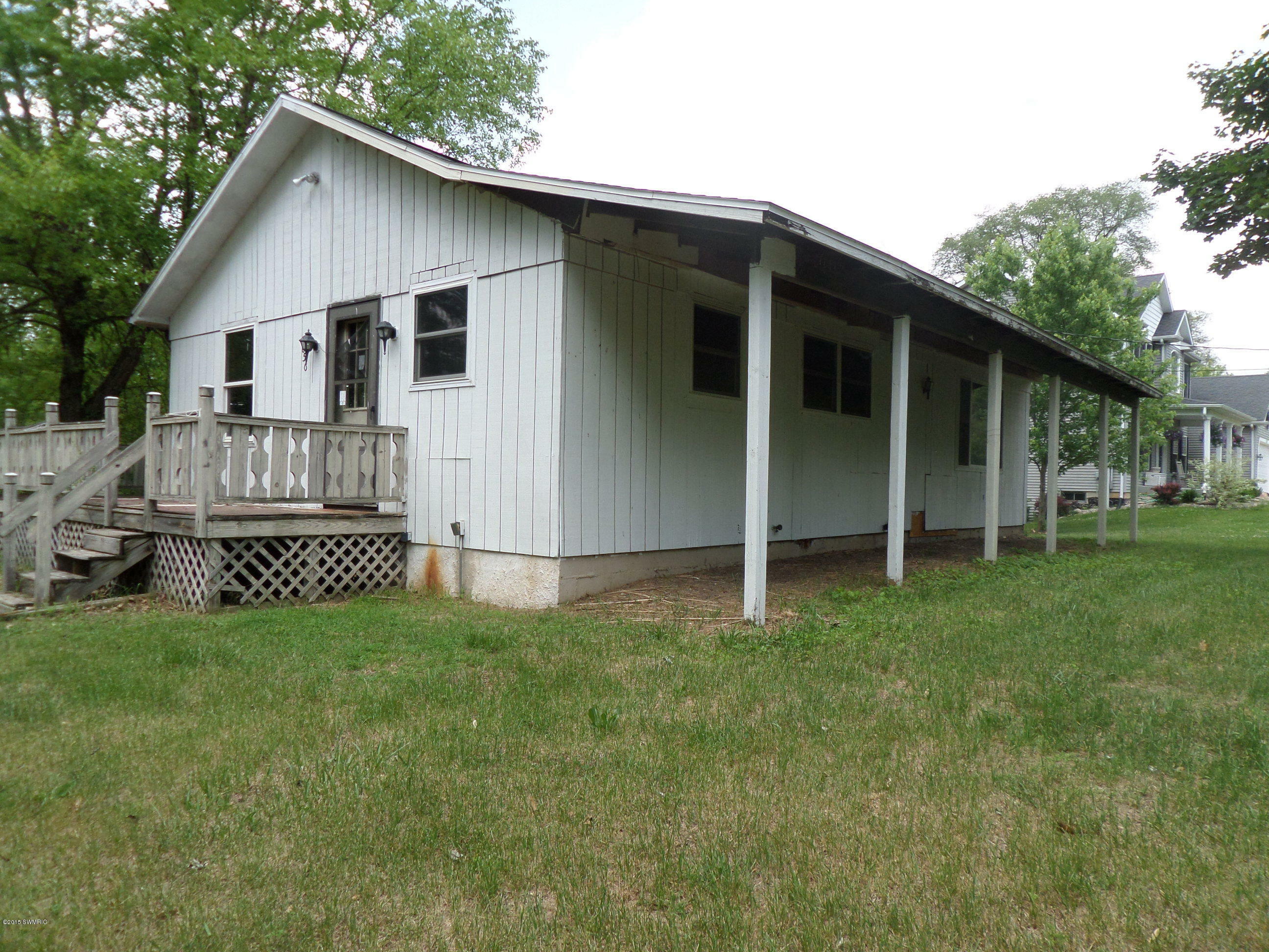 Property Photo:  856 Leet Road  MI 49120 