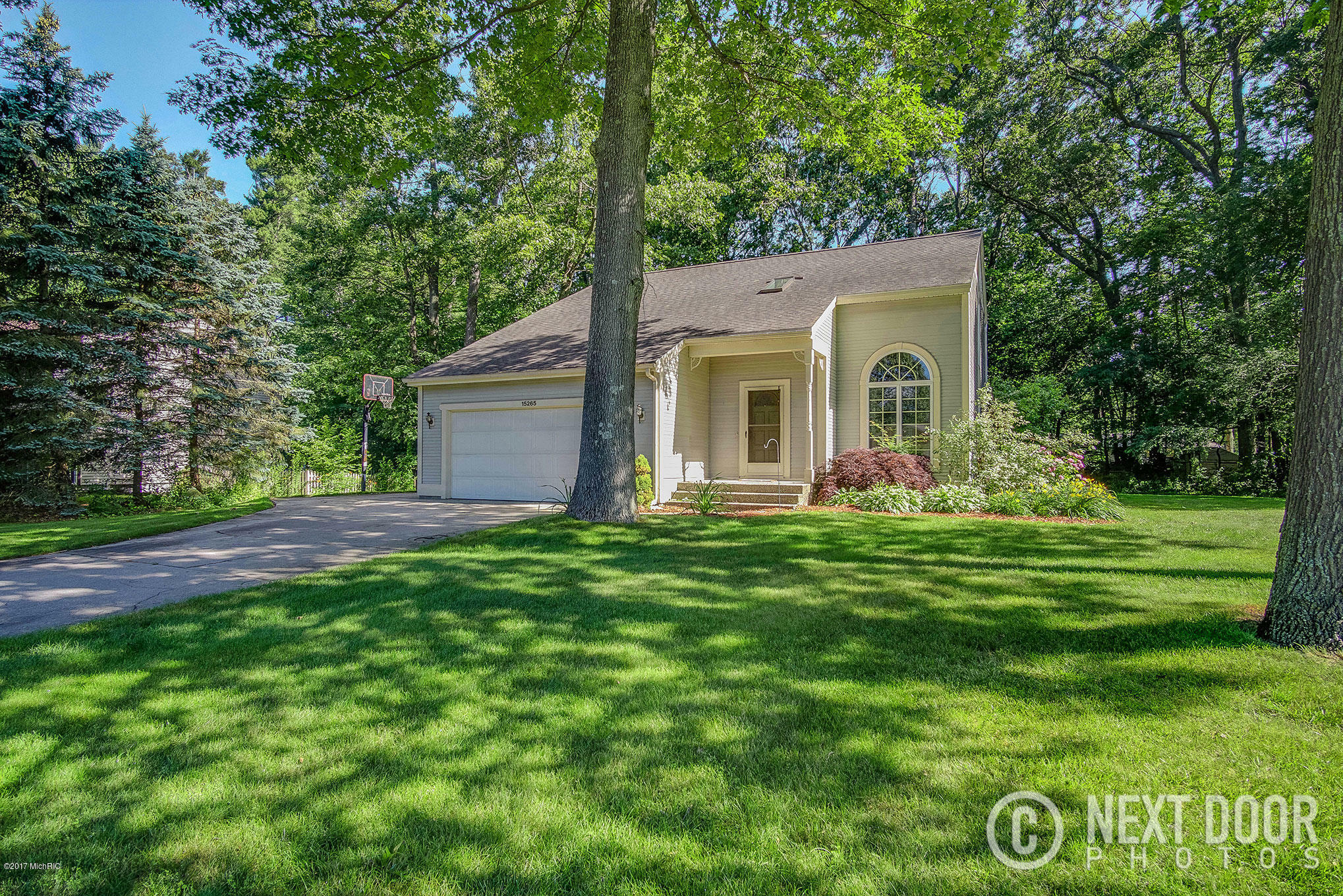 Property Photo:  15265 Canary Drive  MI 49417 