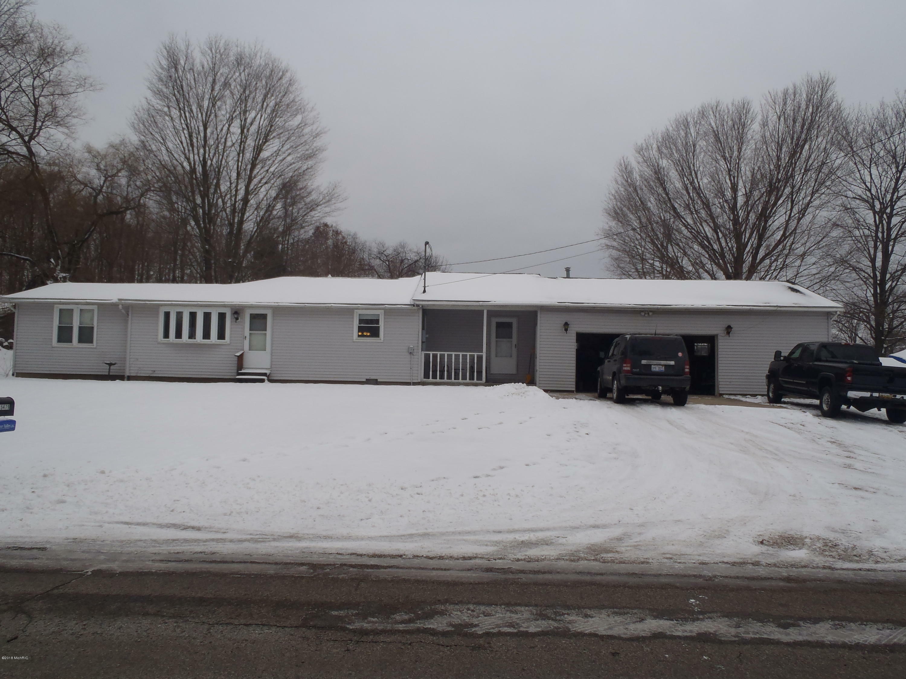 Property Photo:  15479 Hanna Avenue NE  MI 49319 