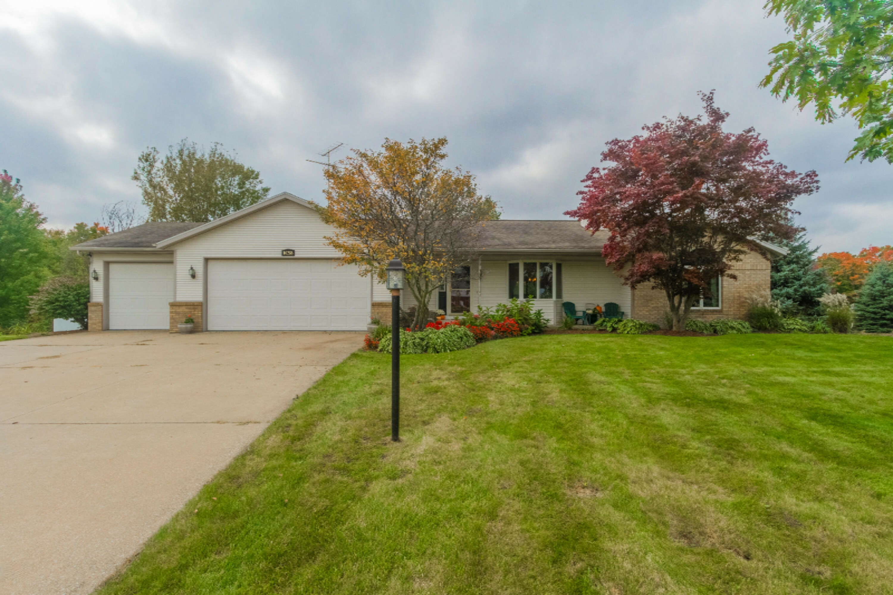 Property Photo:  10286 Deerfield Drive  MI 49464 