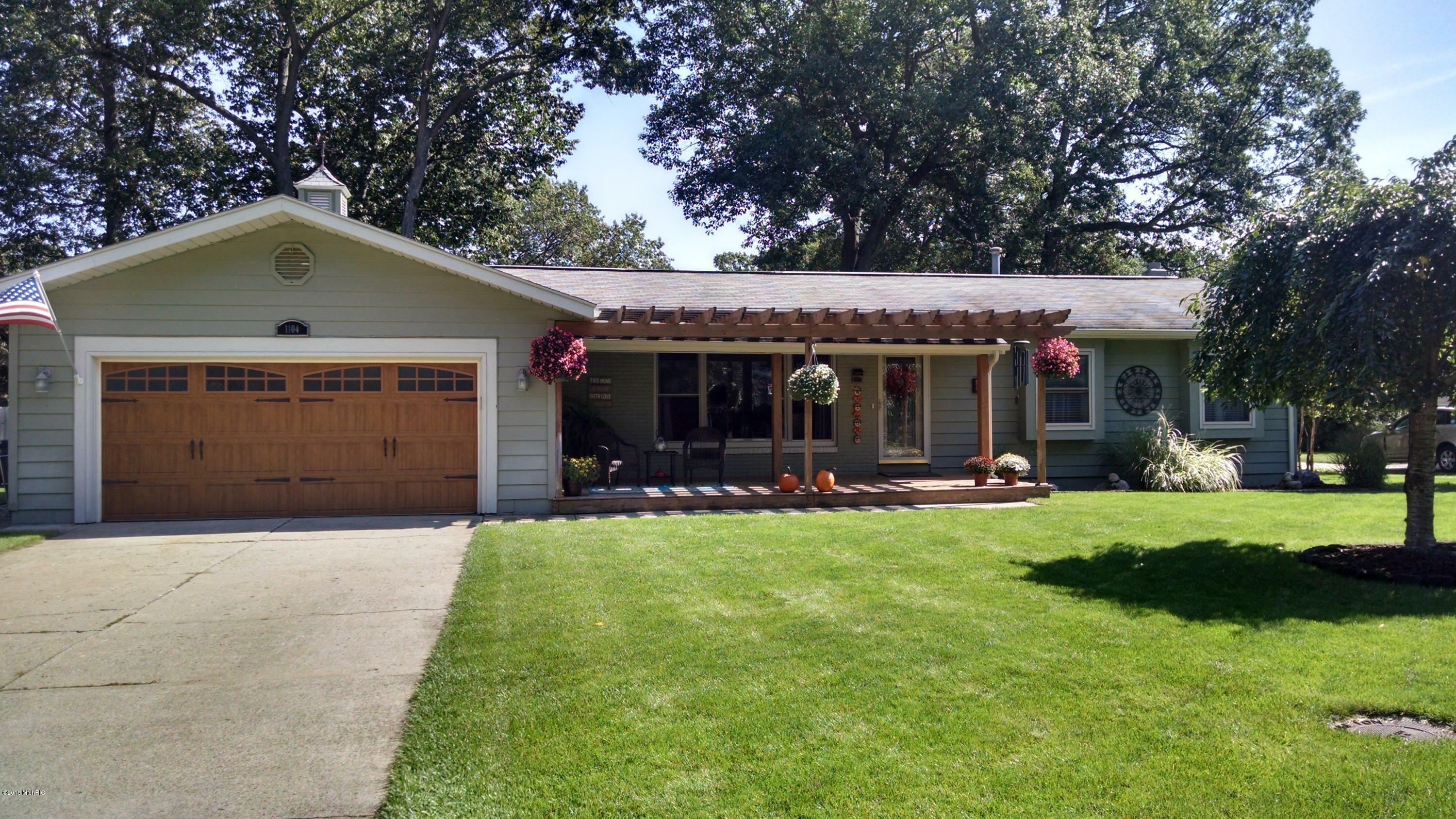 Property Photo:  1104 Ivanhoe Drive  MI 49445 