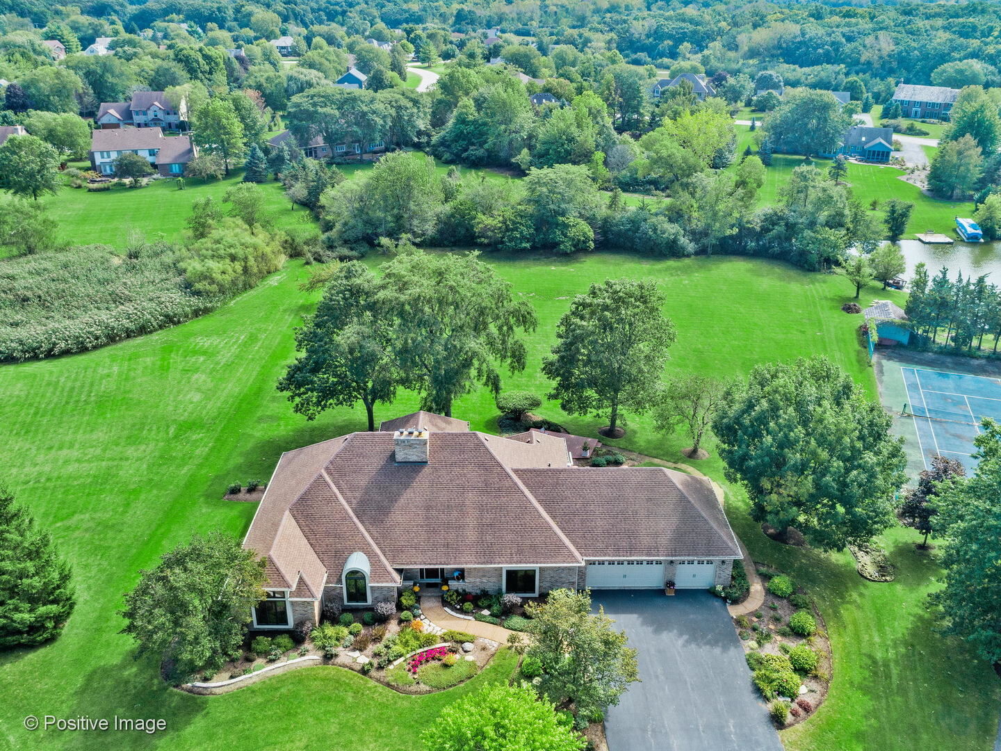 Property Photo:  1S561 Domartin Place  IL 60190 