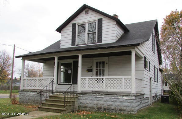 Property Photo:  1045 W Forest Avenue  MI 49441 