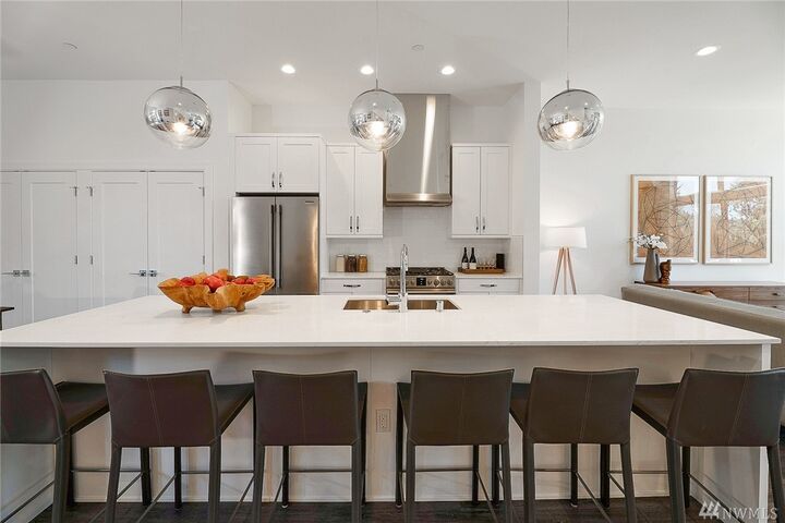 Property Photo:  18252  73rd Avenue NE 103  WA 98028 