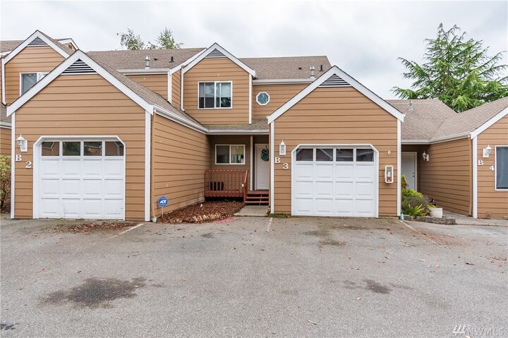 Property Photo:  1250 SW Heller St B3  WA 98277 