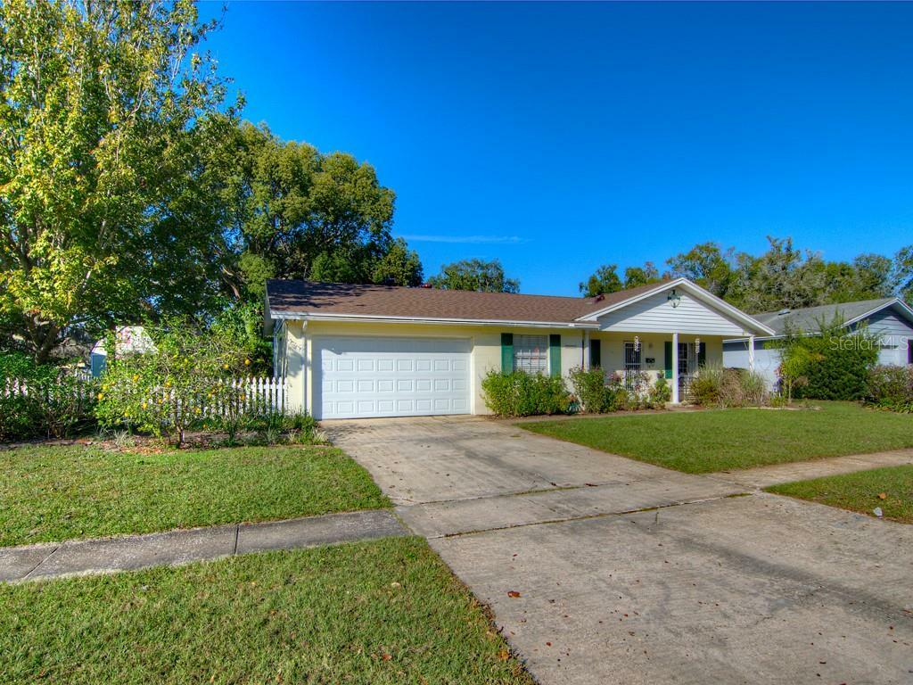 Property Photo: 2551 Eastbrook Boulevard FL 32792