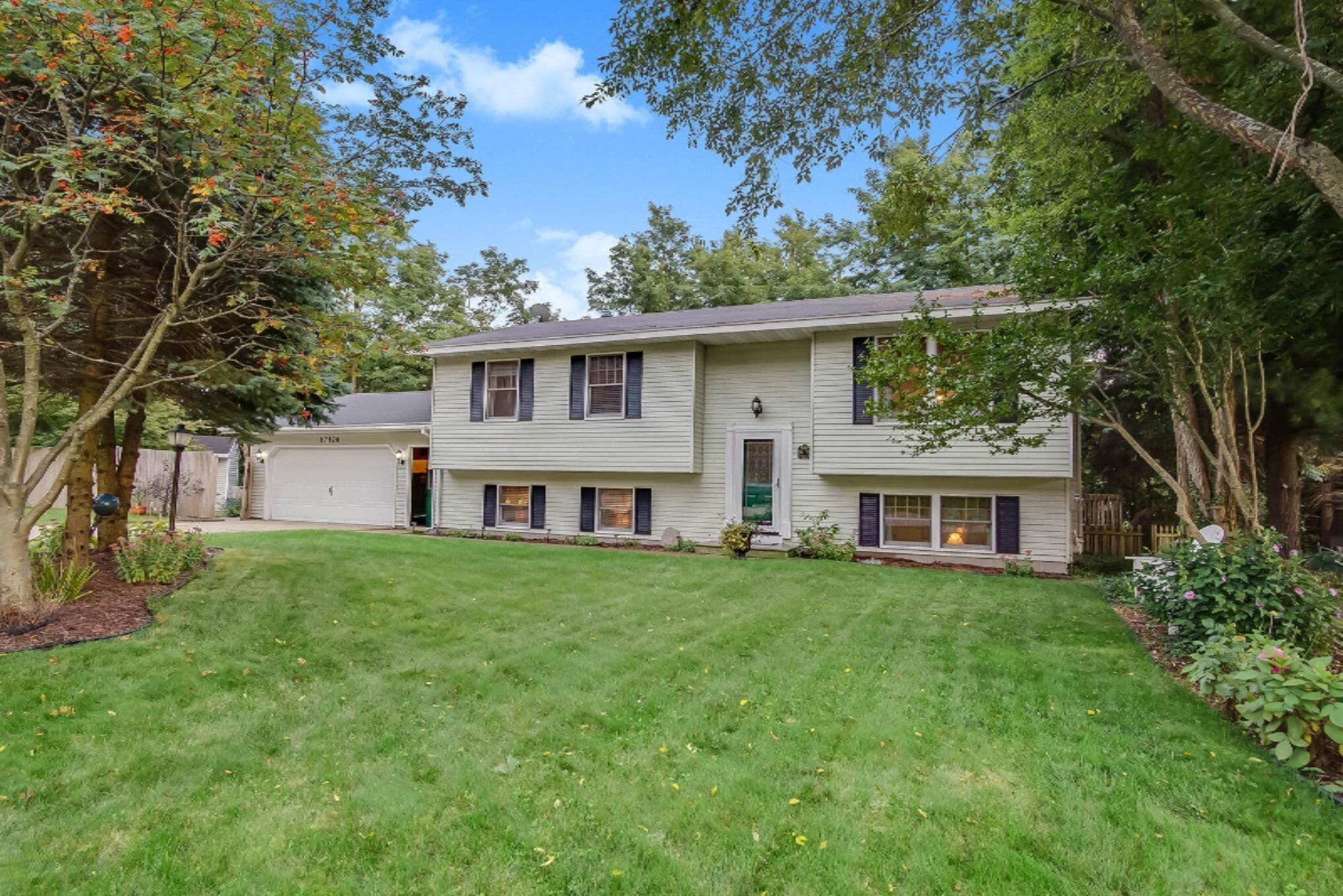 Property Photo: 17770 Cherokee Drive MI 49409