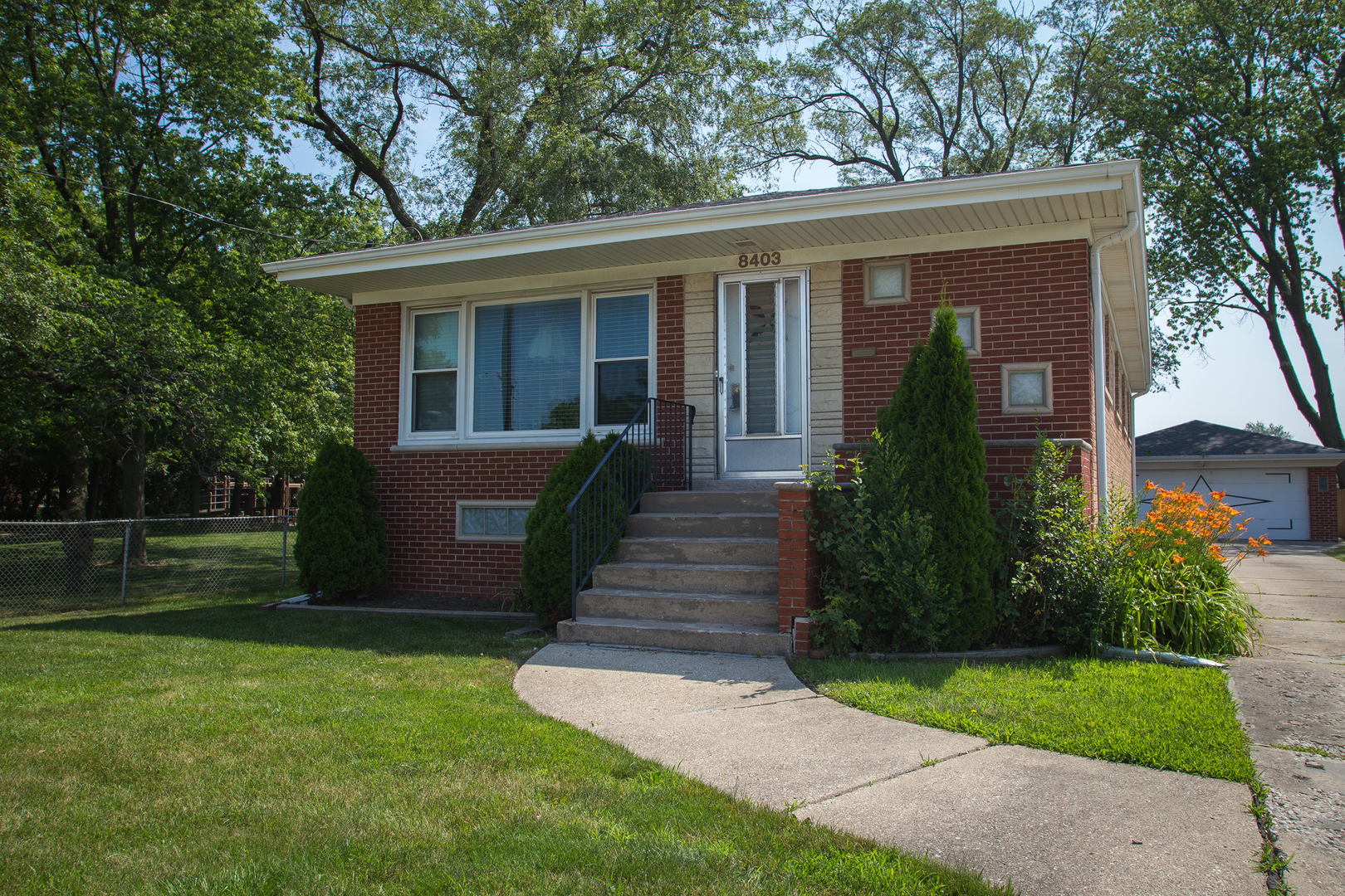 Property Photo:  8403 North Greenwood Avenue  IL 60714 