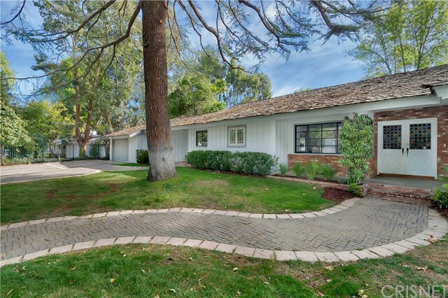 Property Photo:  5100 Calenda Drive  CA 91367 