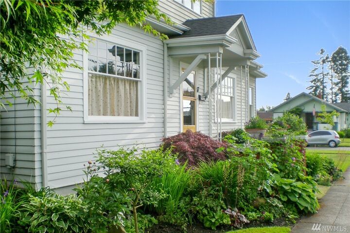 Property Photo:  2044  Montgomery Avenue  WA 98022 