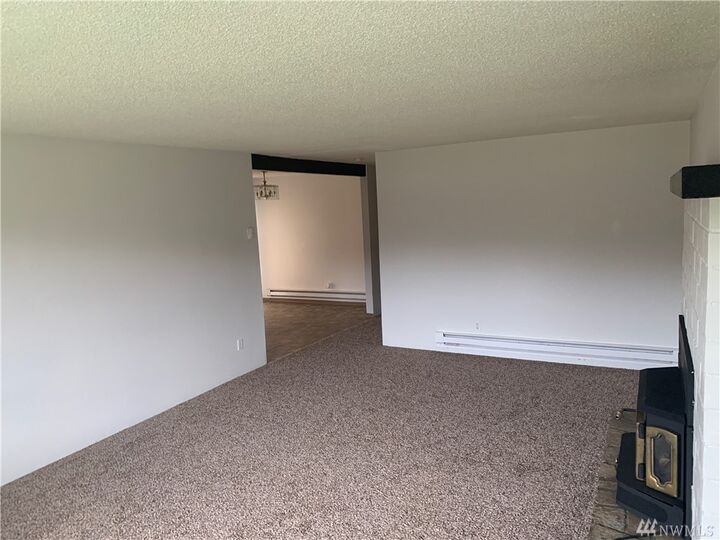 Property Photo:  1617  Harding Road  WA 98520 