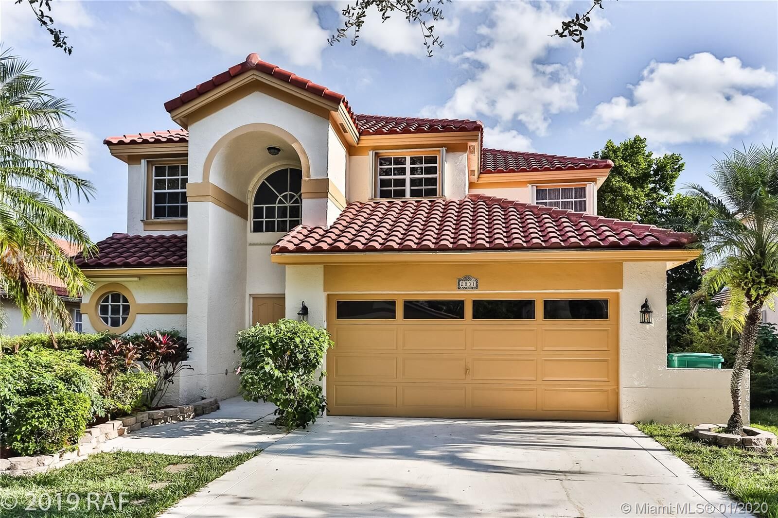Property Photo: 2831 La Paz Ave FL 33026