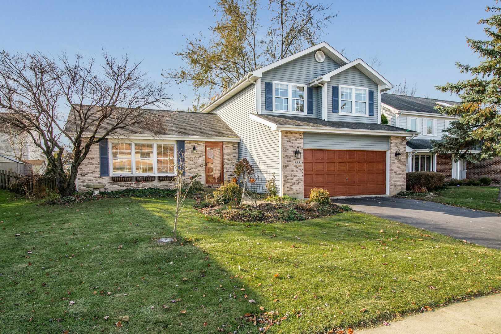 Property Photo:  555 Cimarron Drive West  IL 60504 