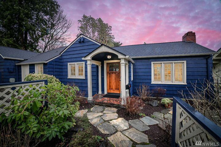 Property Photo:  502  32nd Avenue S  WA 98144 