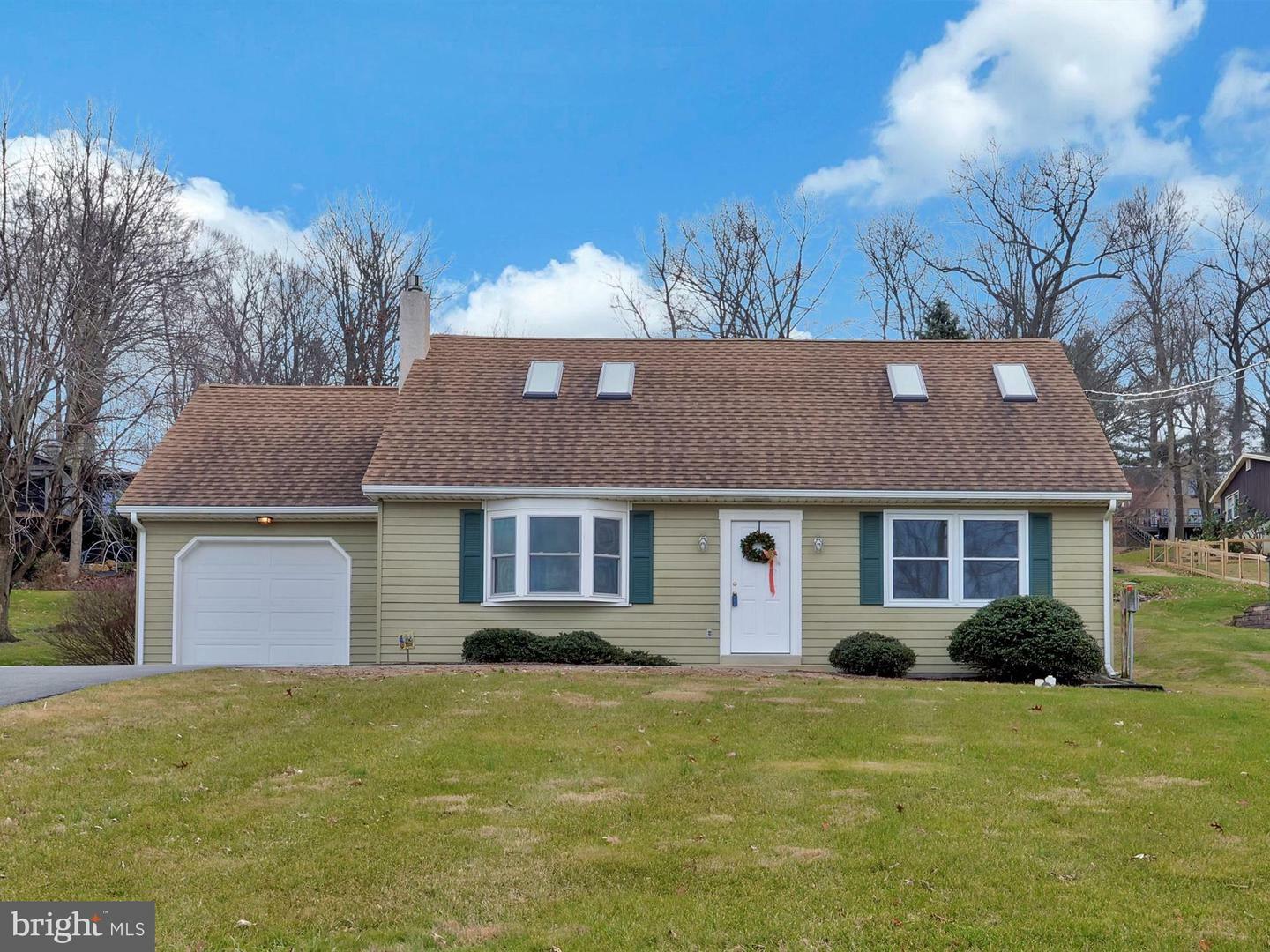 Property Photo:  214 Edgewood Drive  PA 17557 