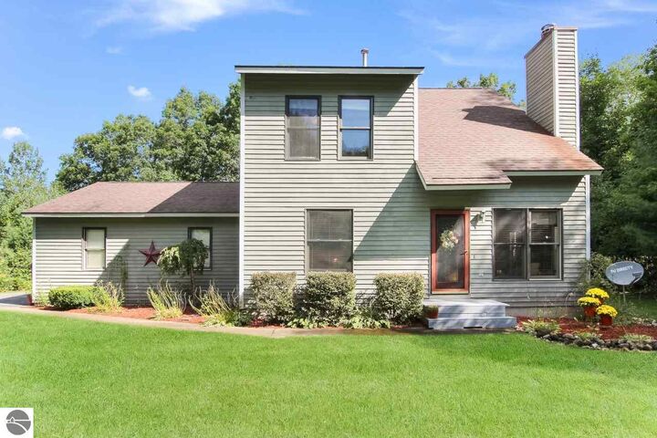10374 Deerpath North  Traverse City MI 49685 photo