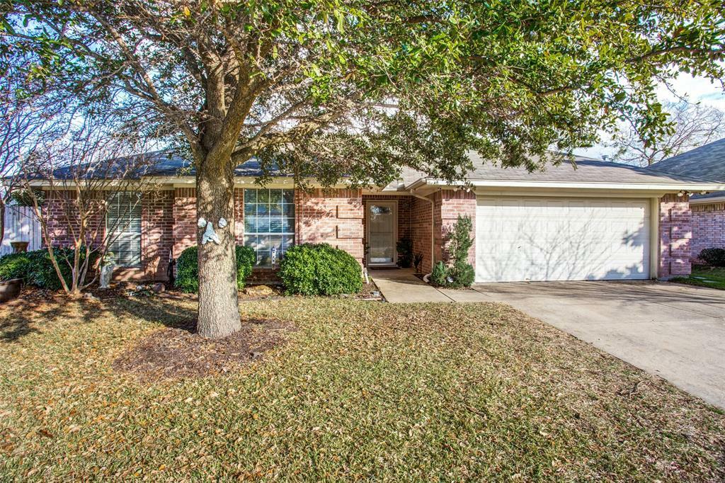 Property Photo:  3909 Devonaire Drive  TX 76008 