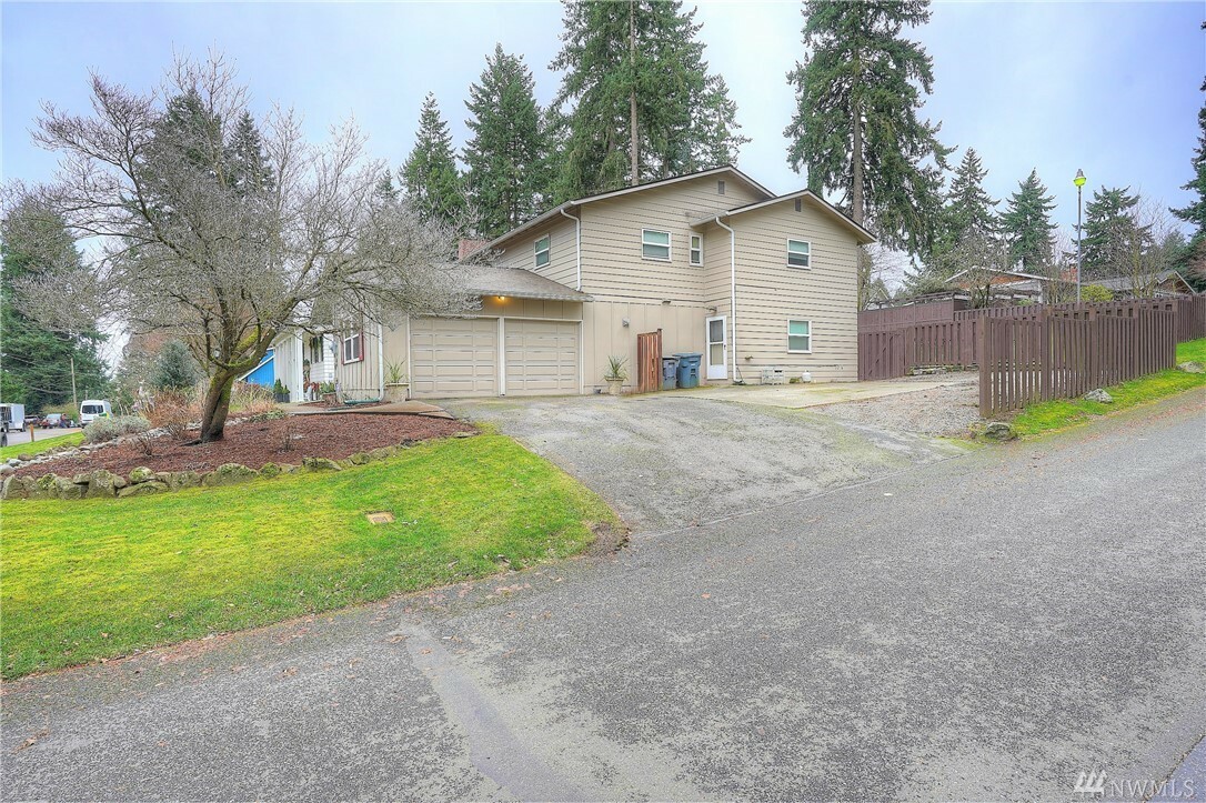 Property Photo:  4202 Shoshone St W  WA 98466 