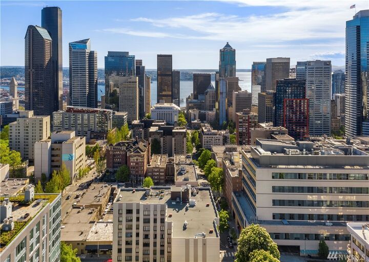 Property Photo:  1105 Spring St 503  WA 98104 