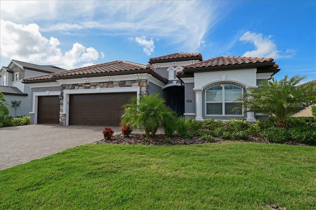 Property Photo:  2814 Starwood Court  FL 34211 