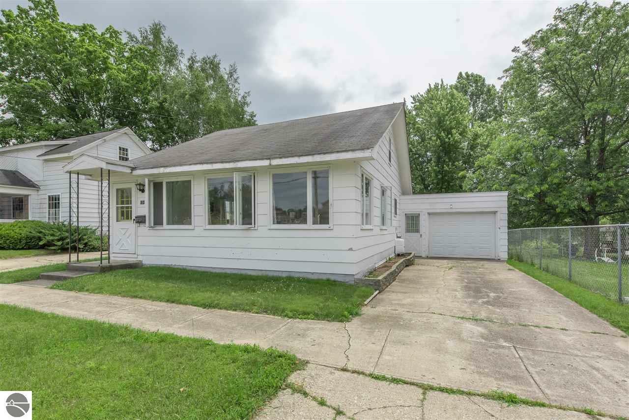 Property Photo:  151 W Illinois Street  MI 48622 