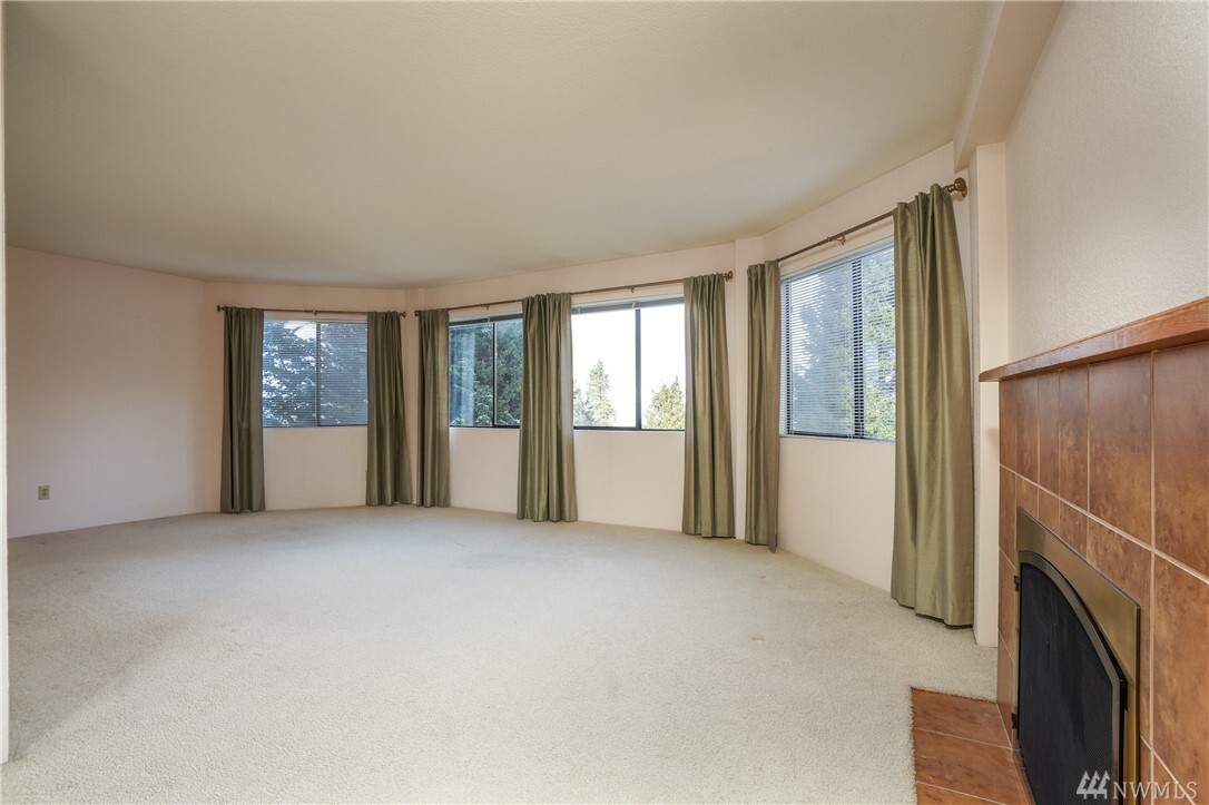 Property Photo: 909 N I 209 WA 98403