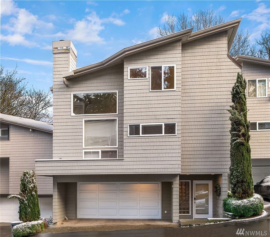 Property Photo: 9316 SE 36th Street WA 98040