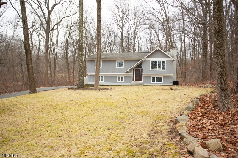 Property Photo:  13 Warren Dr  NJ 07828 