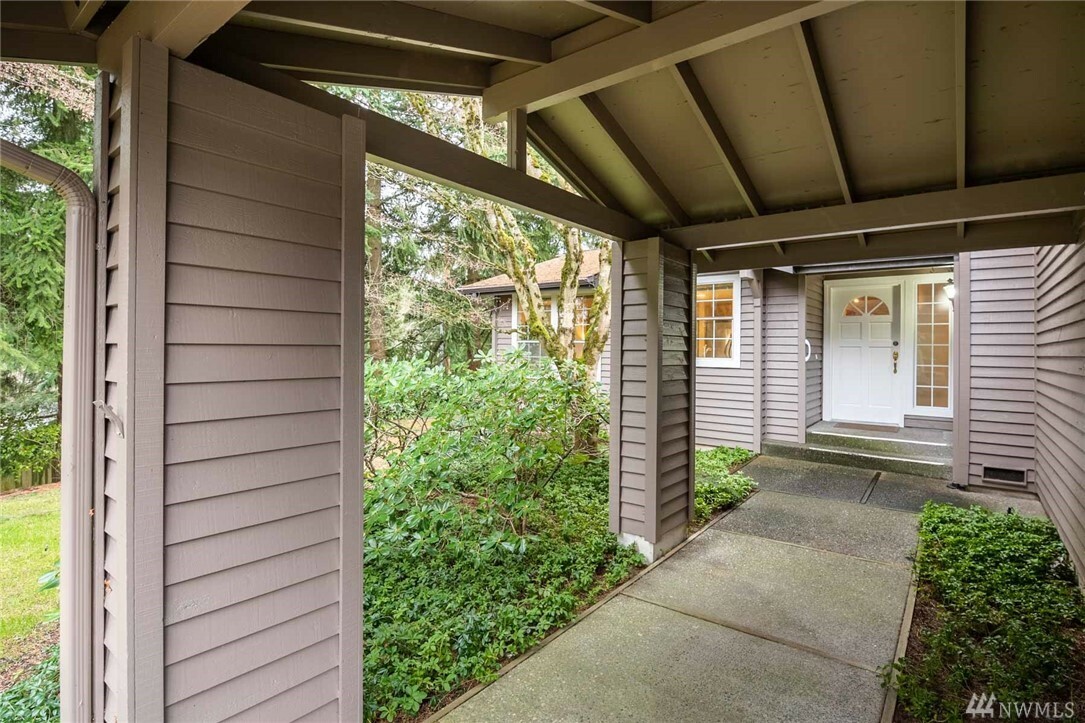 Property Photo:  11427 SE 66th St  WA 98006 