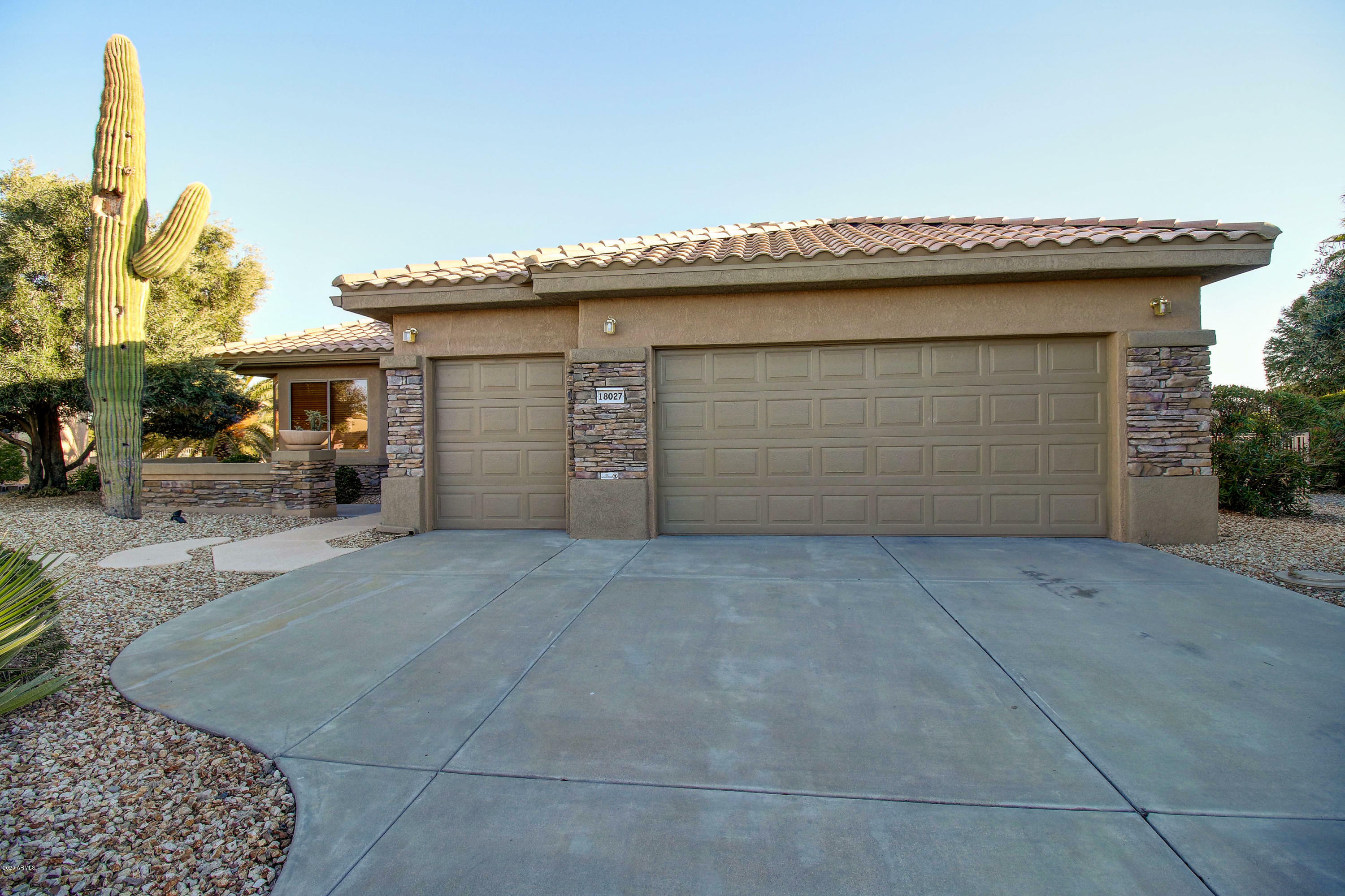 Property Photo: 18027 N Emelita Court AZ 85374