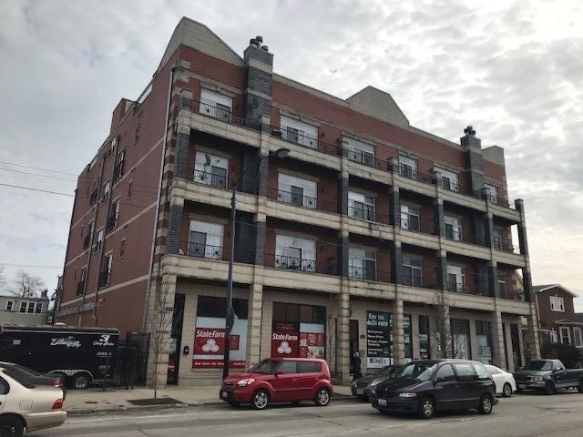 Property Photo: 4235 North Kedzie Avenue 4B IL 60618