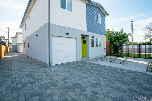 Property Photo:  620 W 85th Street 1/2  CA 90044 