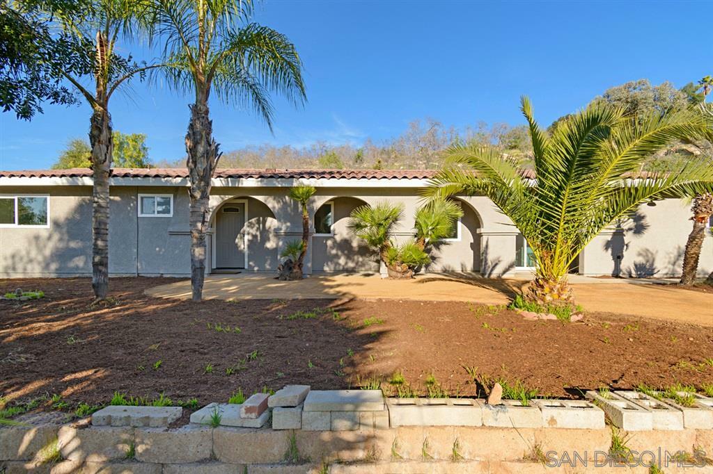 Property Photo:  696 Amigos Rd  CA 92065 