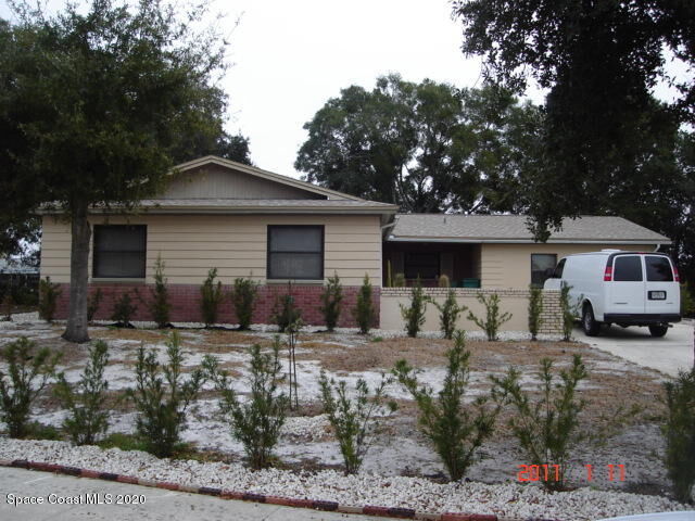 Property Photo: 2816 Denison Court FL 32926